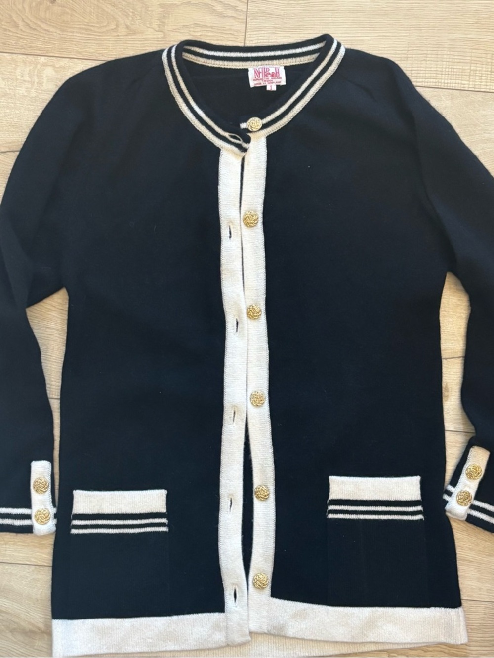 Cashmere Cardigan Black & Cream Vintage Lady Jacket Preppy Classic Old Money